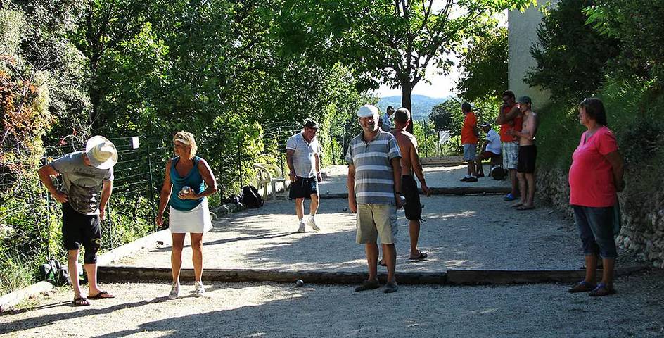 Camping für 2 Personen, mit Pool und Terrasse in Drôme
