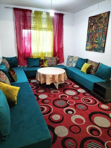 Gîte pour 8 personnes, avec balcon ainsi que piscine et vue dans Ifrane