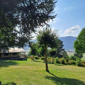 Cottage pour 4 personnes, avec vue et jardin ainsi que piscine et balcon à Camurac