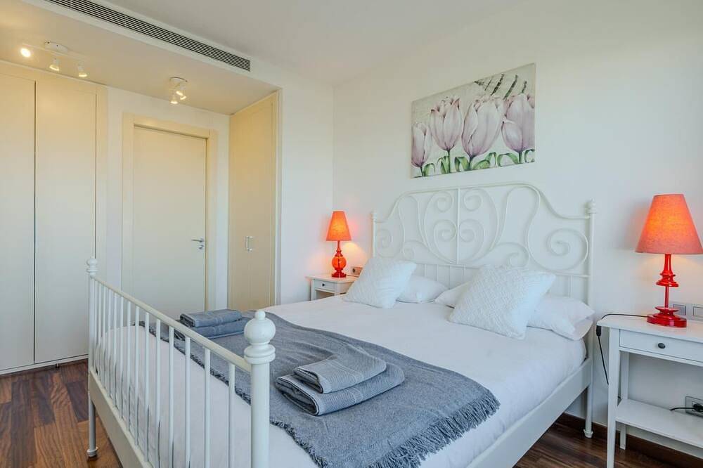 Entire apartment, Forum Playa and Pool Barcelona in Port Forum, Sant Adrià de Besòs
