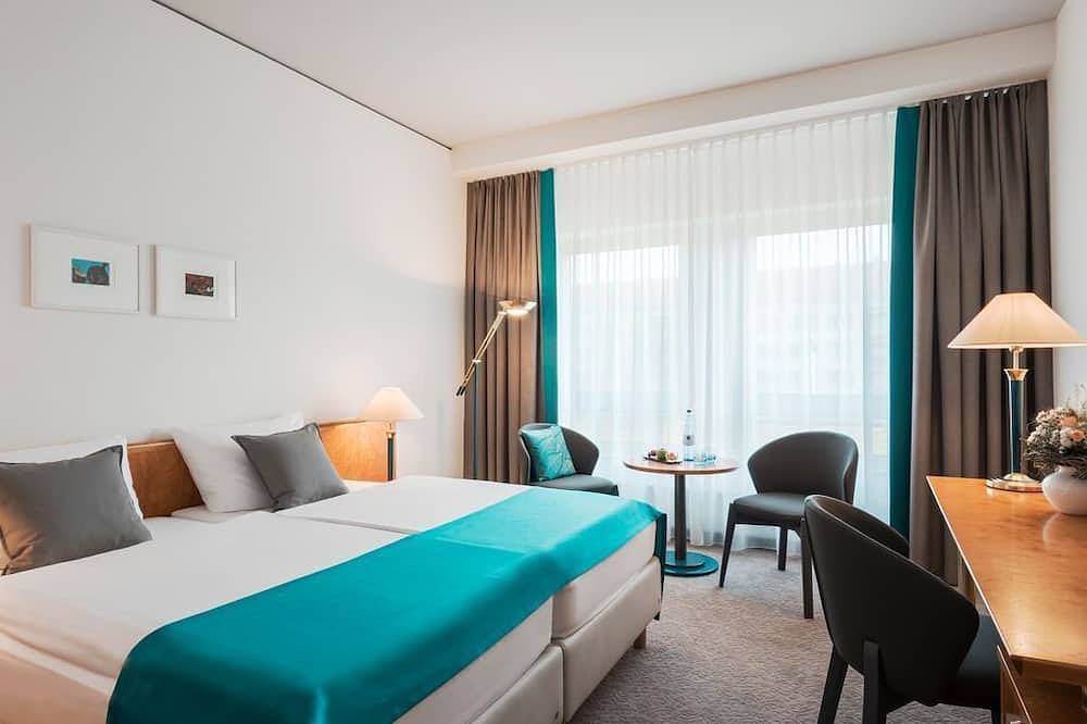 Doppelzimmer Standard, Badewanne - Dorint Hotel Dresden in Altstadt (Dresden), Dresden