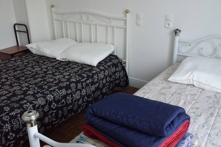 Gîte pour 5 personnes, avec terrasse dans Gare De La Bourboule - 4