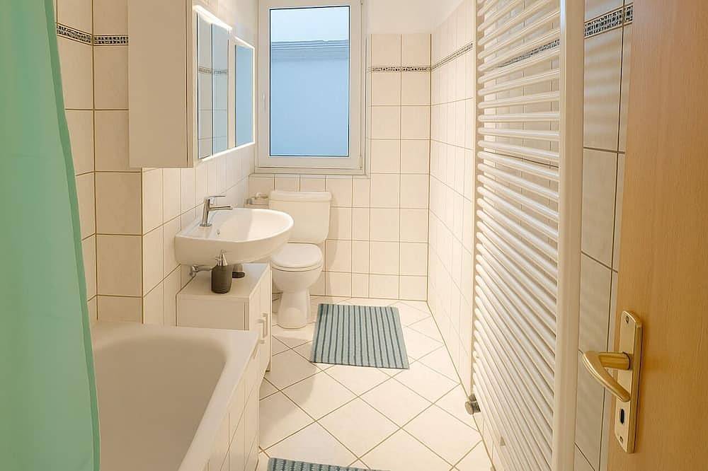 Ganze Wohnung, Monteurzimmer Merseburg Zentrum – 6 Betten, in Merseburg, Saale-Unstrut