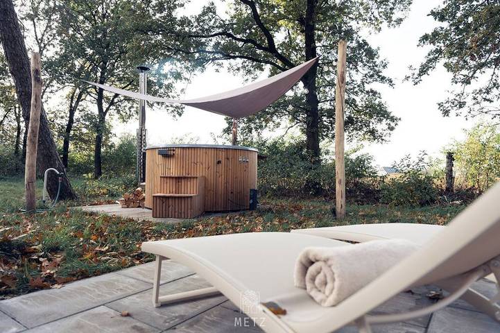 Chalet für 4 Personen, mit Garten und Whirlpool - 1