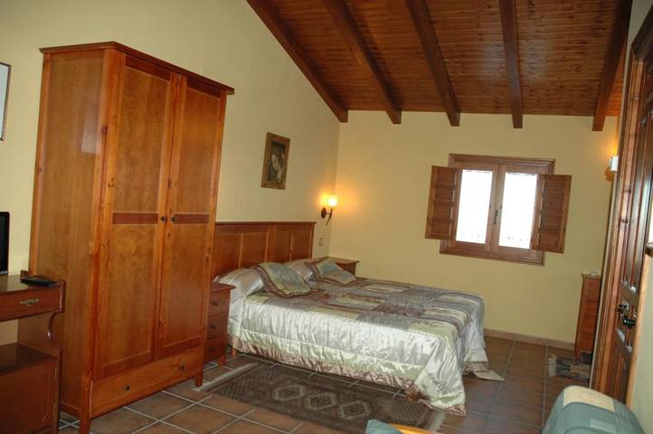 Casa rural para 14 personas, con jardín además de vistas y piscina en La Rioja - 2