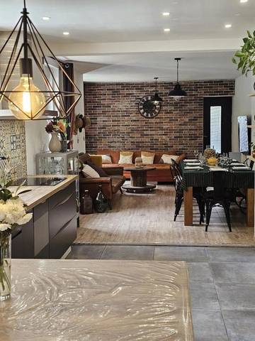 Location de vacances pour 7 personnes, avec jardin à Cravanche