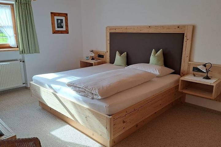 Appartement entier, Ferienwohnung 2 - Wallberg - Schlosserhof am See in Bad Wiessee, Alpes bavaroises