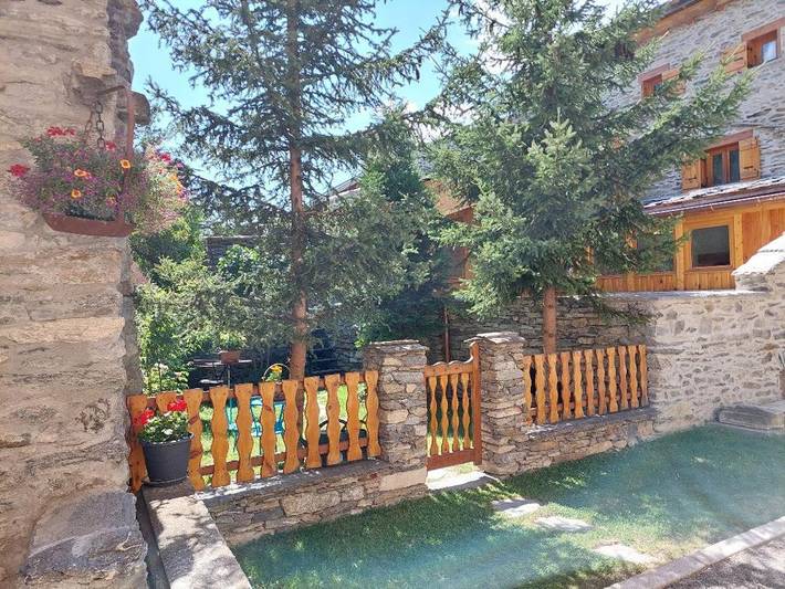 Location de vacances pour 3 personnes, avec Terrasse ainsi que Jardin et Vue à Bramans - 4