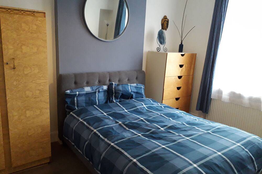4 Bed period house with hot tub and great transport in London, South East England