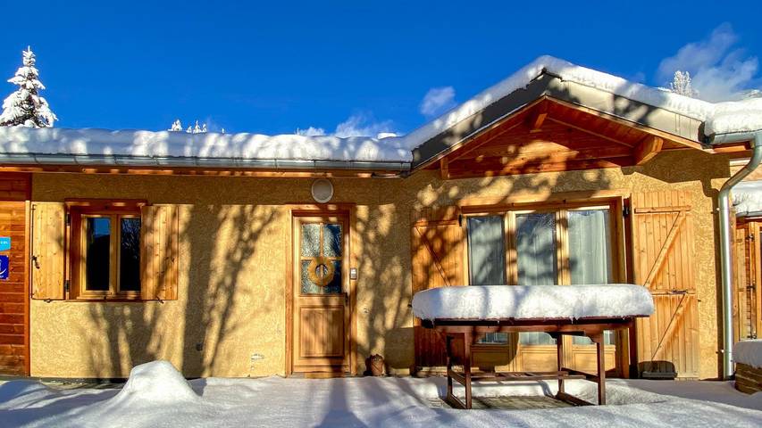 Gîte pour 8 personnes, avec jardin et terrasse dans les Alpes-de-Haute-Provence - 2
