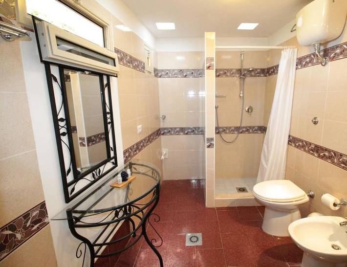 Gîte pour 2 personnes, avec terrasse ainsi que piscine et vue à Cefalù - 4