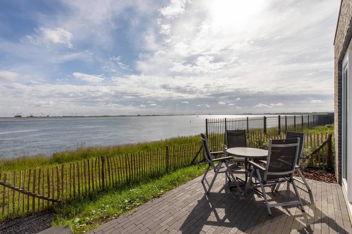 Vakantieappartement voor 4 personen, met terras in Sint-Annaland