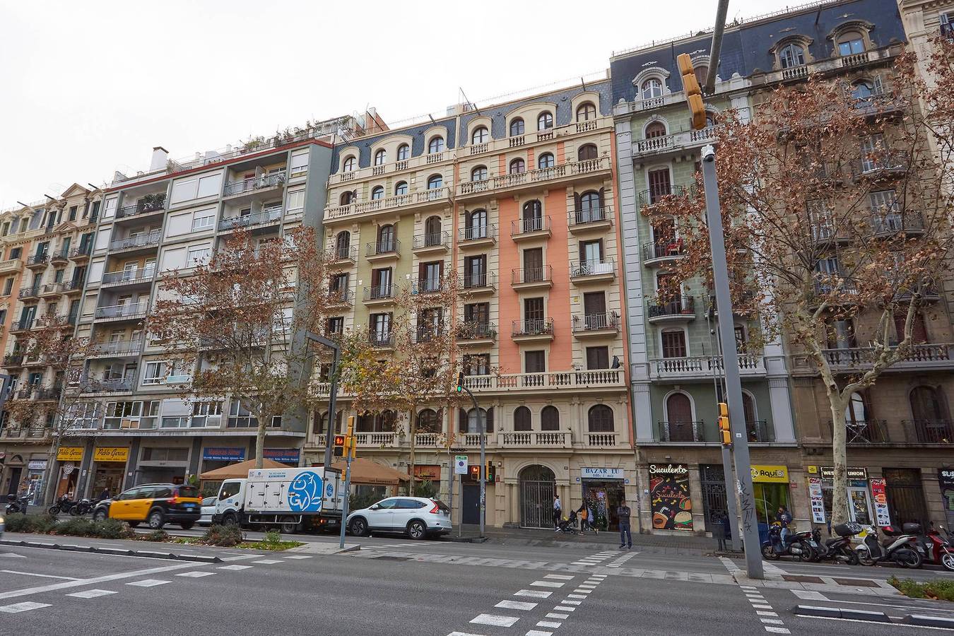 Apartamento entero, 61Par1014- Magnifico piso decorado en Paralel in Centro Barcelona, Barcelona