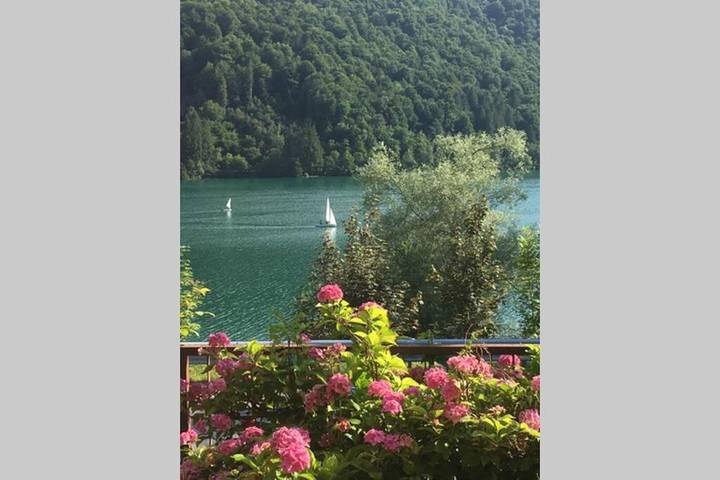 Casa vacanza per 5 persone, con Balcone e Terrazza nonché Giardino e Vista lago in Provincia di Pordenone