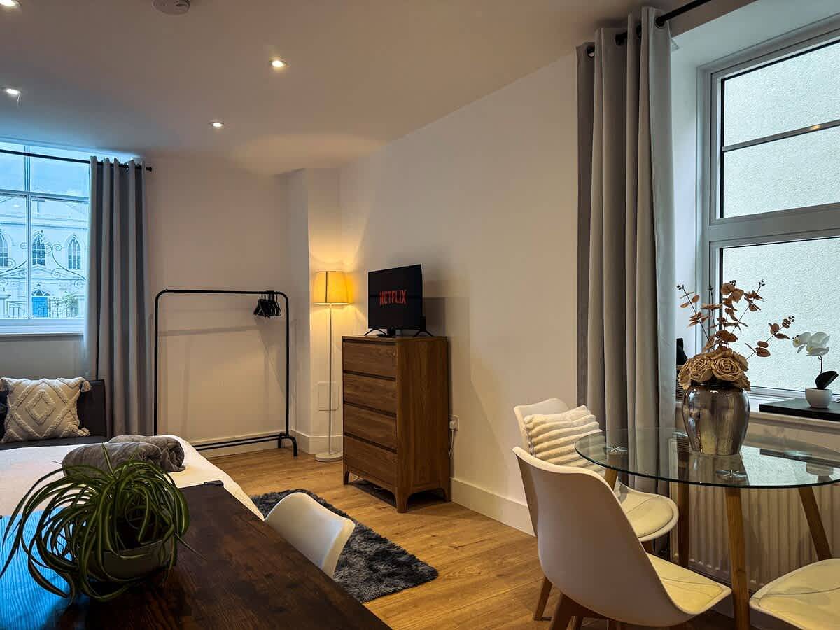 Entire apartment, Lovely 1-Bed Home | Near Maidstone High Street in Kent