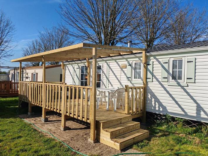 Camping pour 6 personnes, avec piscine et jardin ainsi que terrasse et vue, animaux acceptés - 1