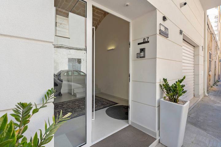 Entire apartment, Apartment 'Palazzo Tilde - 1 B' with Sea View, Wi-Fi and Air Conditioning in Marsala, Trapani Province