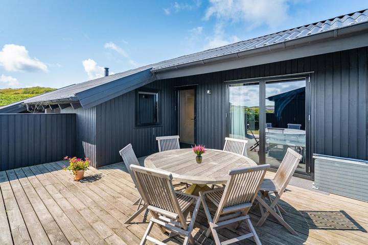 Exklusives Ferienhaus in Henne Strand – Dünenlage, modern & strandnah  in Henne, Varde