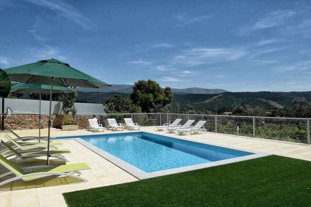 Casa De Férias para 16 Pessoas em Codeçoso, Distrito de Braga