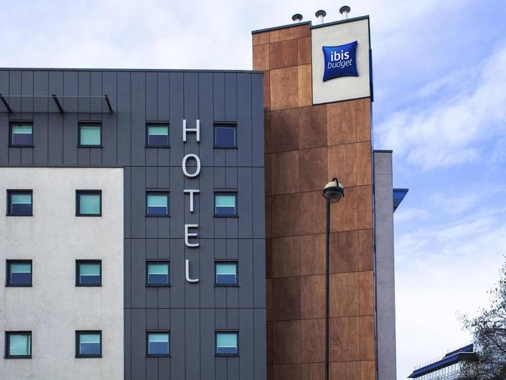 Hotel for 3 people in Hounslow