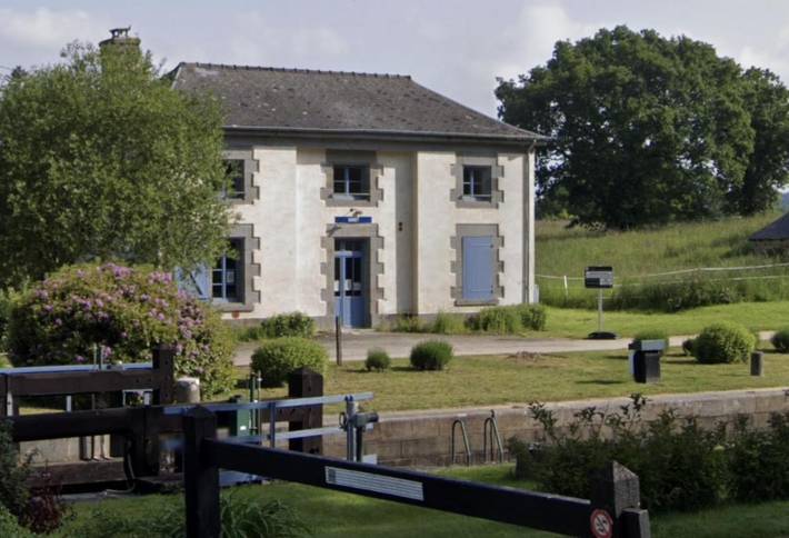 Maison de campagne pour 8 personnes, avec terrasse ainsi que vue et jardin, animaux acceptés à Trévérien