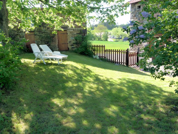 Gîte De Varenne : vue montagne, terrasse privée et Wi-Fi à Chamalières sur Loire in Chamalières-sur-Loire, Haute-Loire