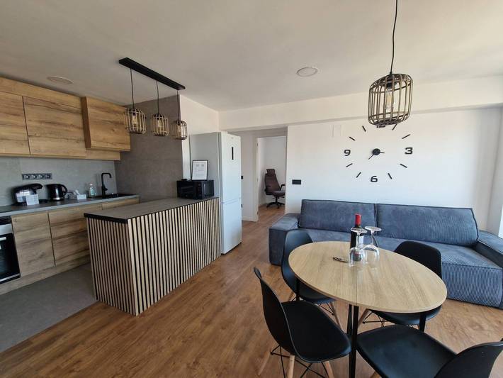 Entire apartment, Spacious 3 Bedroom Apartment with Balcony and Ac in Castellón in Castellón de la Plana, Costa del Azahar