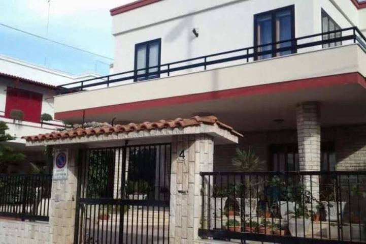 Ferienwohnung für 16 Personen, mit Balkon und Garten in Gallipoli