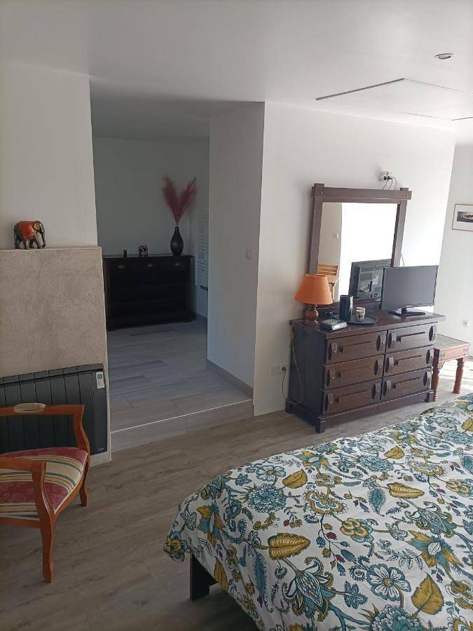 Gîte pour 3 personnes, avec terrasse ainsi que jardin et vue à Châtillon-sur-Cher - 4