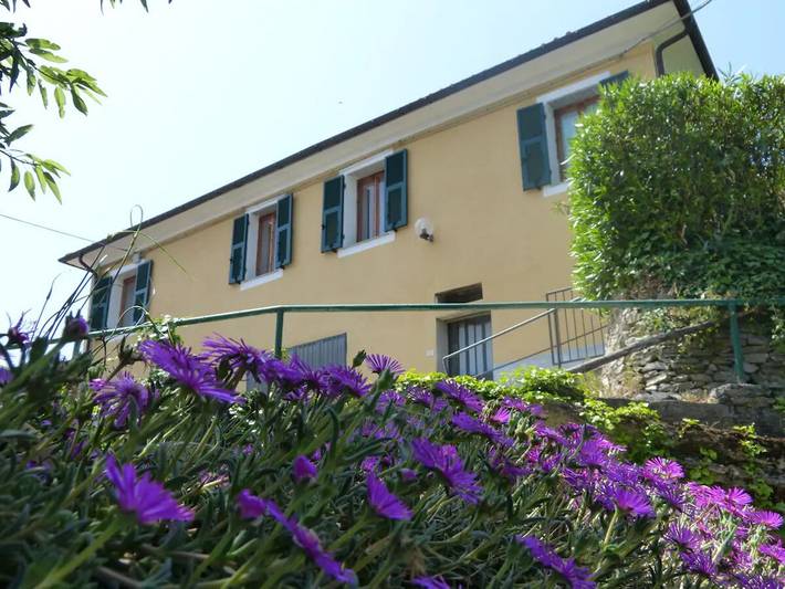 Geheel appartement, Huisdiervriendelijk appartement 'Casa dei Fiori' met bergzicht en Wi-Fi in Bosco (Casanova Lerrone), Casanova Lerrone