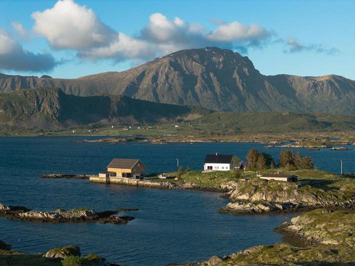 Ferienhaus für 14 Personen, mit Garten und Sauna sowie Seeblick und Ausblick, mit Haustier auf den Lofoten