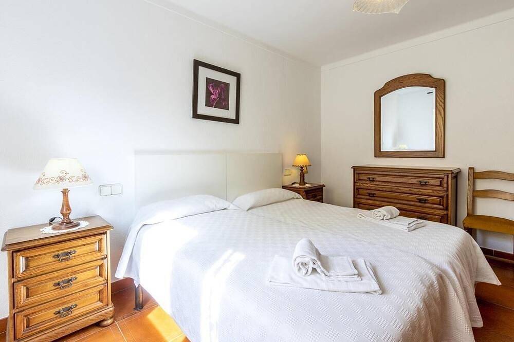 Finca Alegra per 6 persone, di cui max. 4 adulti, piscina, internet gratuito, in Pollença Città, Pollença