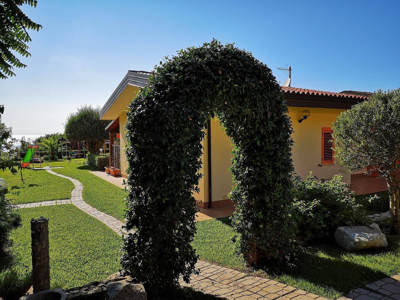 Appartement de vacances entier, Appartement confortable avec jardin - 70mt de la mer in Santa Maria (Vibo Valentia), Province de Vibo Valentia