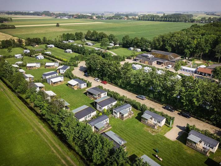 Glamping voor 4 personen, met Terras en Zwembad in Friesland