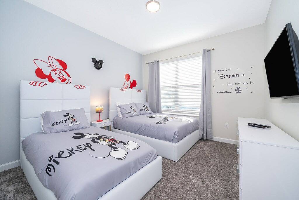 Champions Gate 5 Bedroom bathroom 5 Private Pool & Jaccuzi, Free Waterpark in Disney World