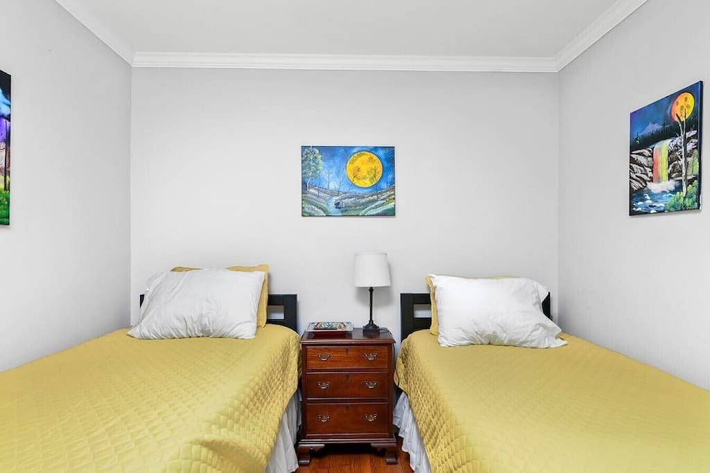 Modern Charm & Garden View in Greensboro, Guilford County