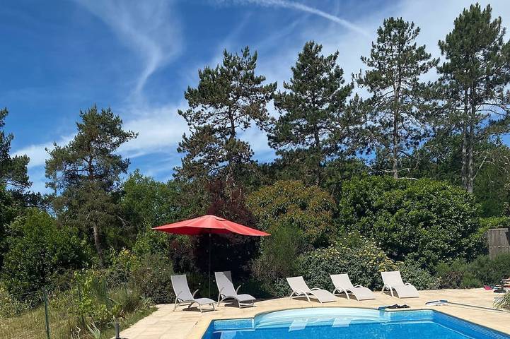 Gîte pour 4 personnes, avec terrasse et jardin, animaux acceptés à Pontcirq