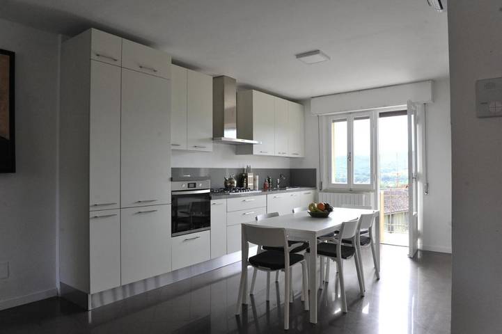 Gîte pour 4 personnes, avec vue sur le lac ainsi que vue et balcon à Tuoro sul Trasimeno - 4