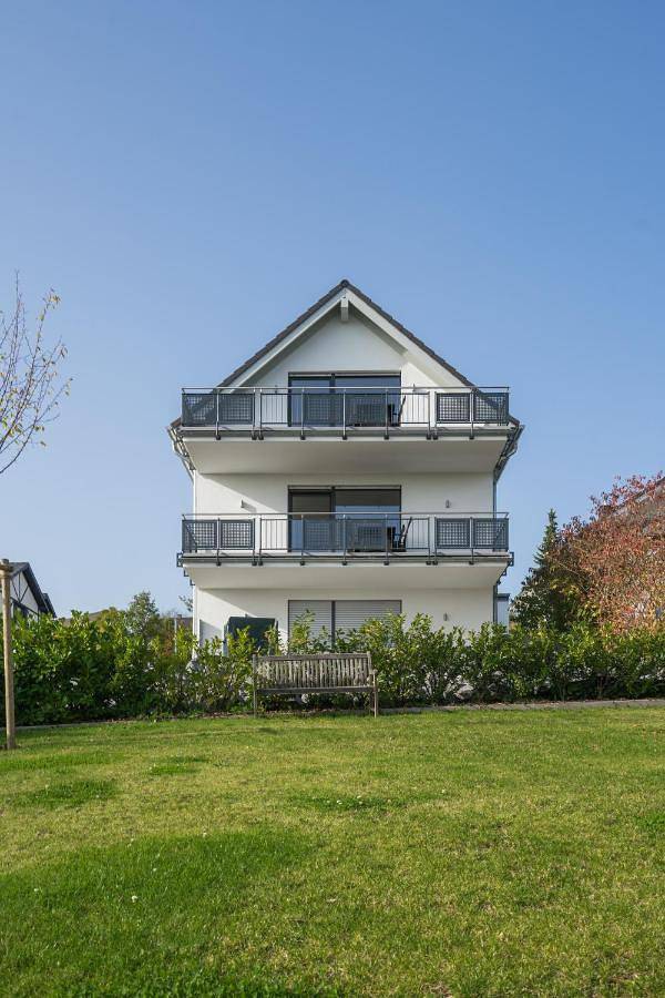 Ferienwohnung für 4 Personen, mit Terrasse und Ausblick am Laacher See