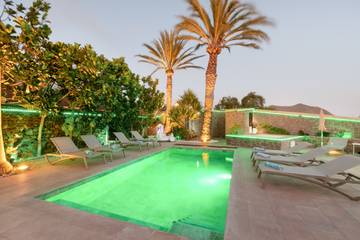 Vacation Rental for 32 Guests in Arona, South Tenerife, Picture 2