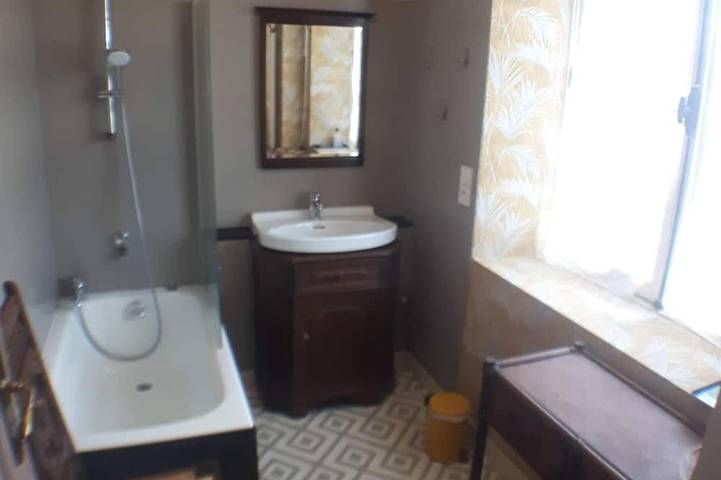 Traditional Penty 200m from Betahon beach - Equipped for telecommuting in Betahon, Ambon