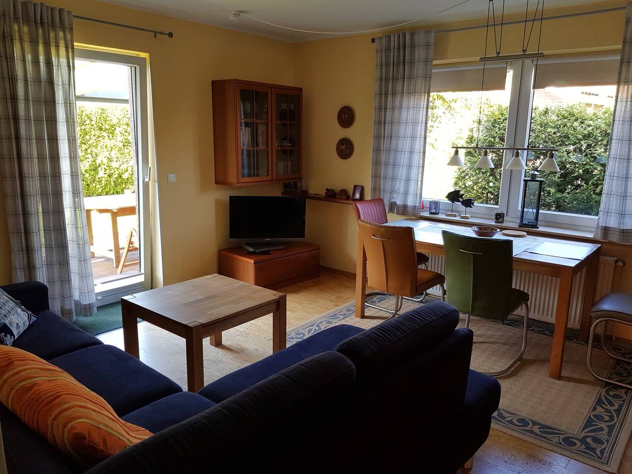 Ganze Wohnung, Apartment 'Fewo Tenge Eg Links' mit überdachter Terrasse, privatem Garten und Wlan in Hooksiel, Wangerland