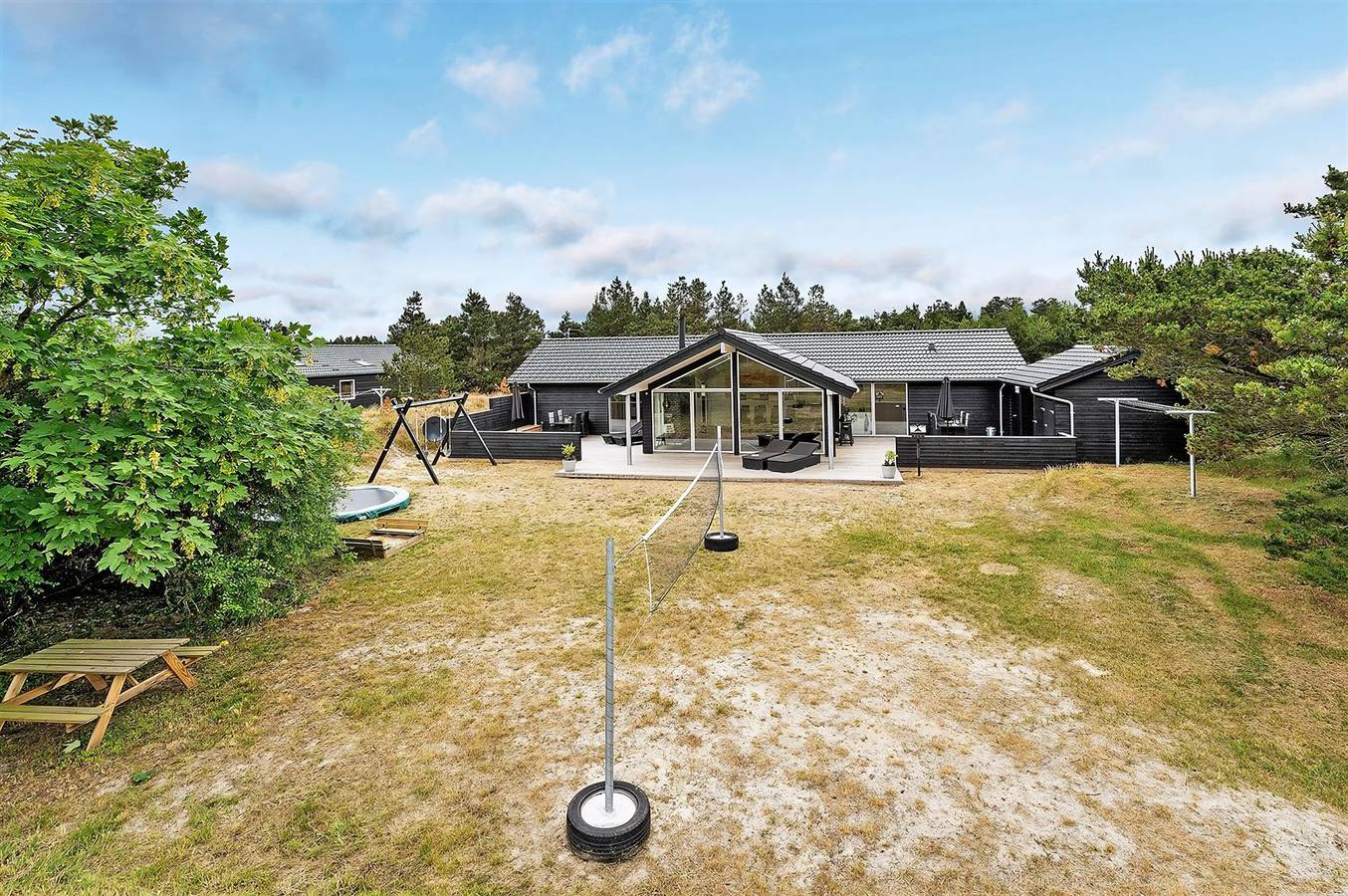 Stunning home in Blåvand w/ Sauna, Wifi and 4 Bedrooms in Blavand, Varde
