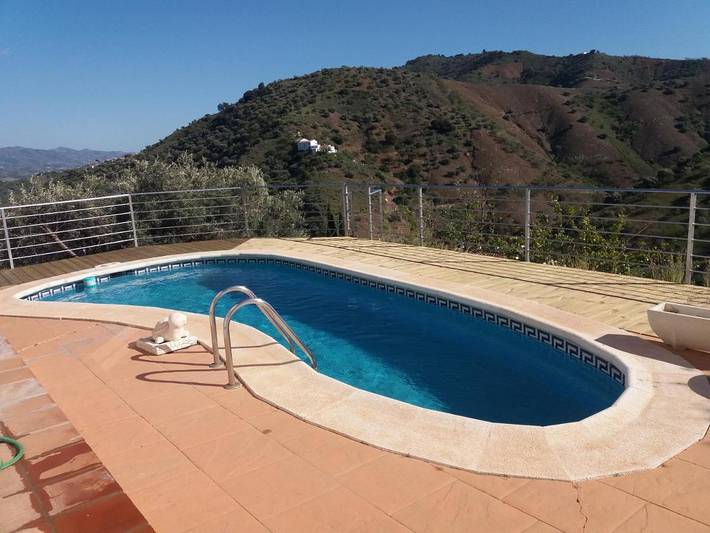 Casa rural para 8 personas, con vistas además de jardín y piscina en Comares - 2