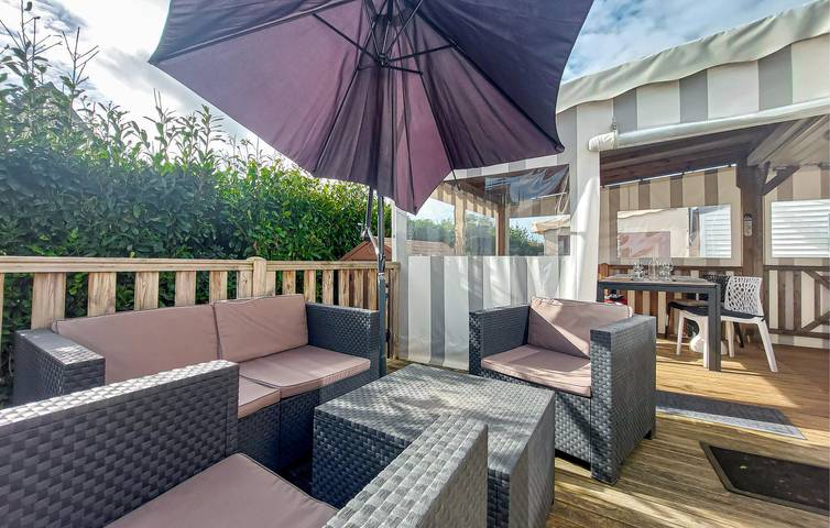 Camping pour 6 personnes, avec terrasse ainsi que jardin et piscine en Ille-et-Vilaine - 4