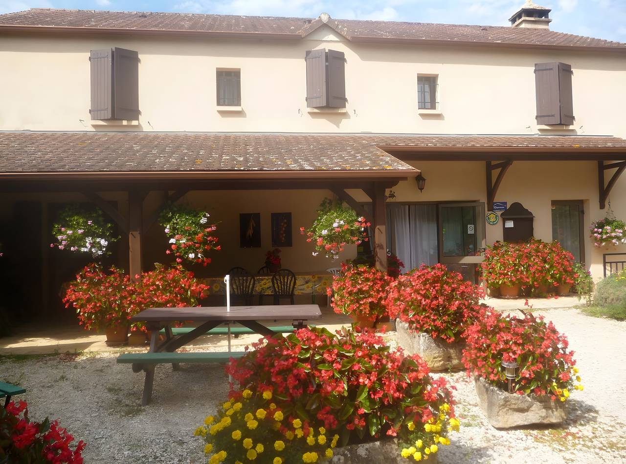 Chambres d’hôtes « Chambres Eglantier » avec terrasse et jardin partagés, Wi-Fi in Milhac, Quercy