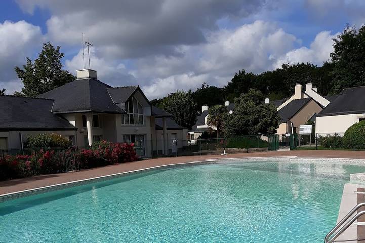 Location de vacances pour 4 personnes, avec Jardin et Piscine dans Golf Saint-Laurent
