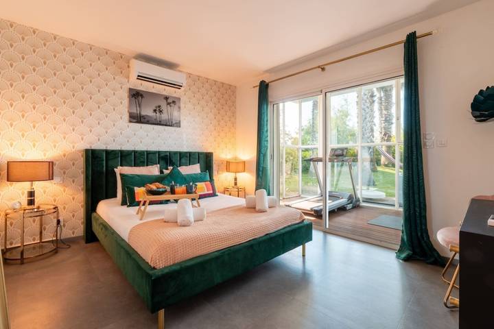 Villa pour 16 personnes, avec Jacuzzi et Terrasse ainsi que Jardin et Piscine à Agde - 3