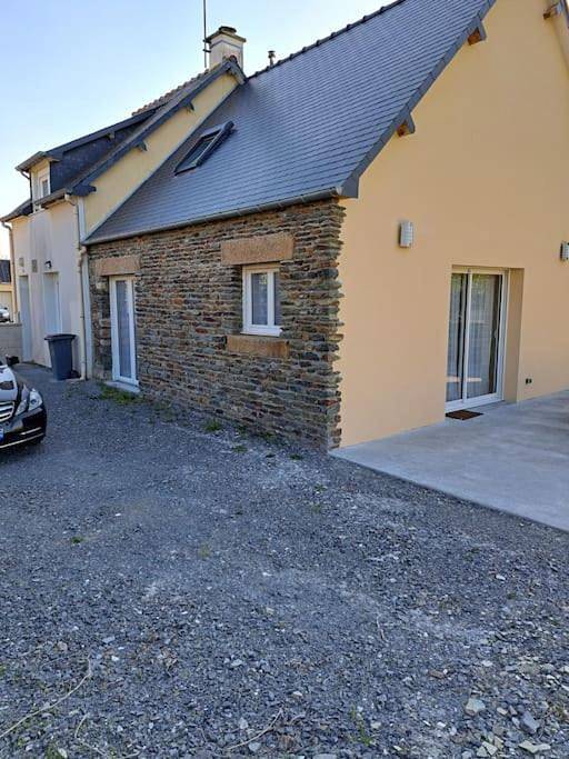 Location de vacances pour 5 personnes, avec Terrasse ainsi que Jardin et Vue à Huisnes-sur-Mer - 2