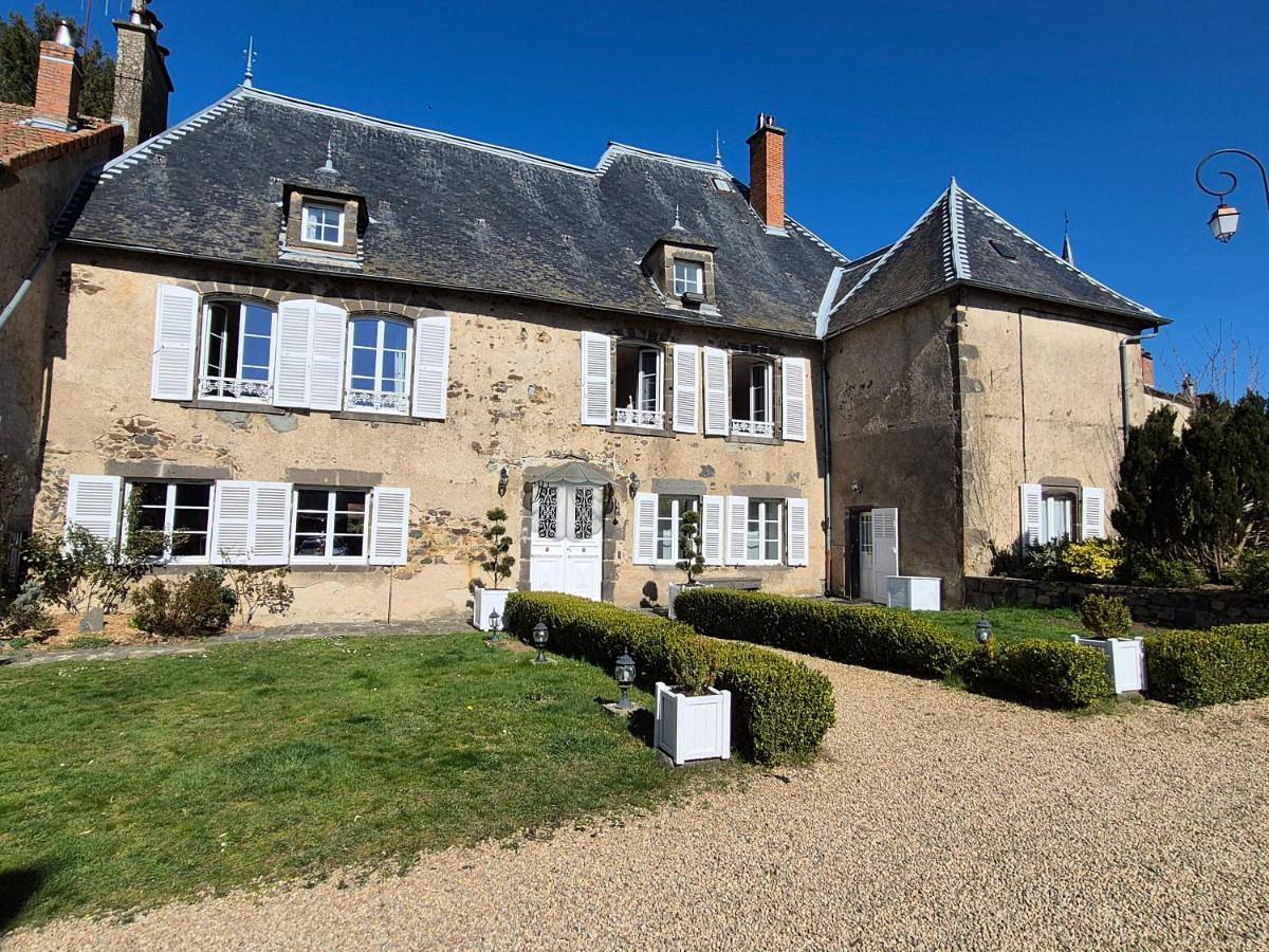 Apartment with Garden View in Bromont-Lamothe, Parc naturel régional des Volcans d'Auvergne